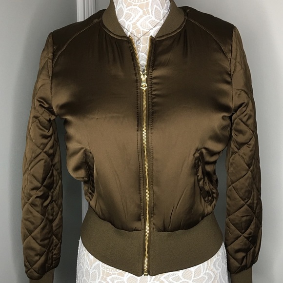 H&M Jackets & Blazers - H&M Olive Green Quilted Puffer Jacket